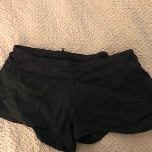 lululemon run times short 4 inches, size 10